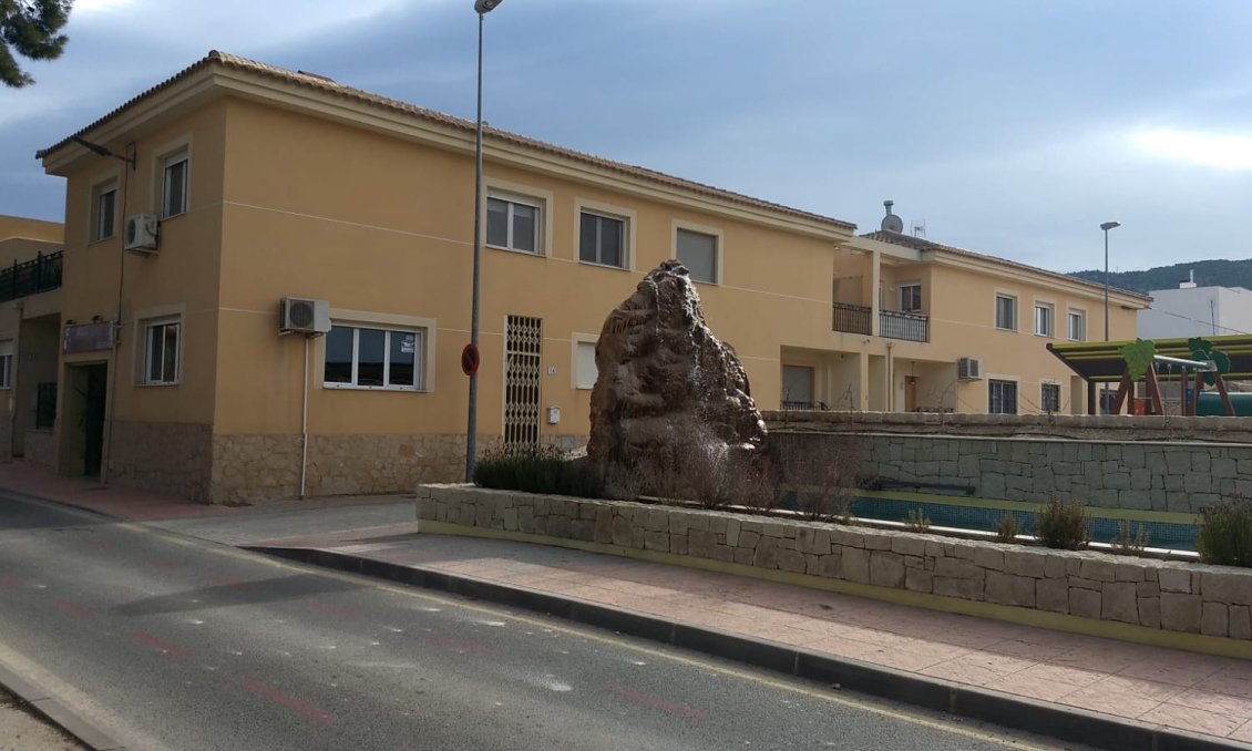 Revente - Maison de ville -
Pinoso - Inland