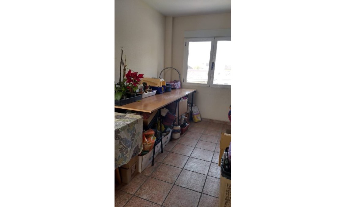 Revente - Maison de ville -
Pinoso - Inland