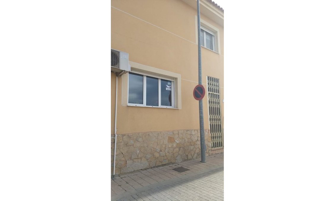 Revente - Maison de ville -
Pinoso - Inland