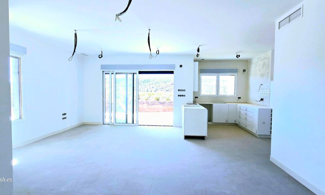 Revente - Villa -
Macisvenda - Inland