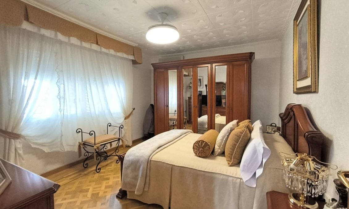 Revente - Villa -
Sax - Inland