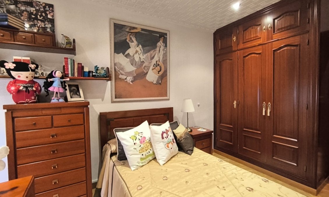 Revente - Villa -
Sax - Inland
