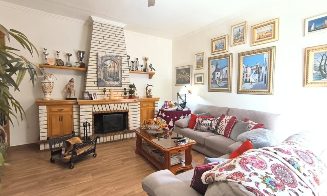 Revente - Villa -
Sax - Inland