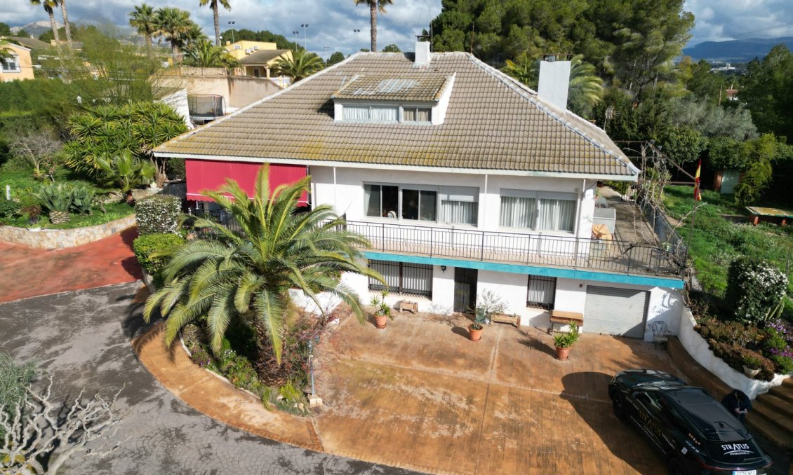 Revente - Villa -
Elda - Inland