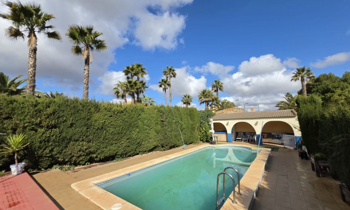 Revente - Villa -
Elda - Inland