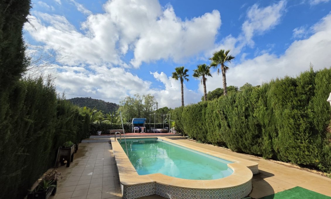 Revente - Villa -
Elda - Inland