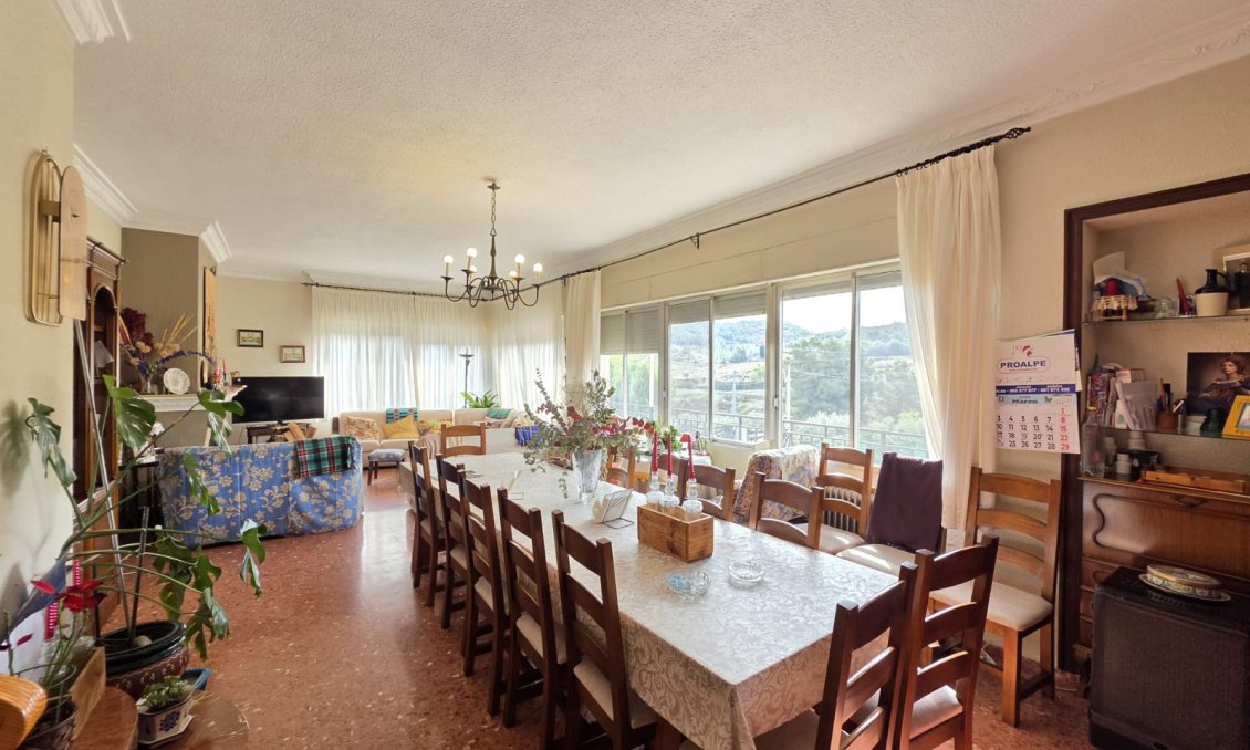 Revente - Villa -
Elda - Inland