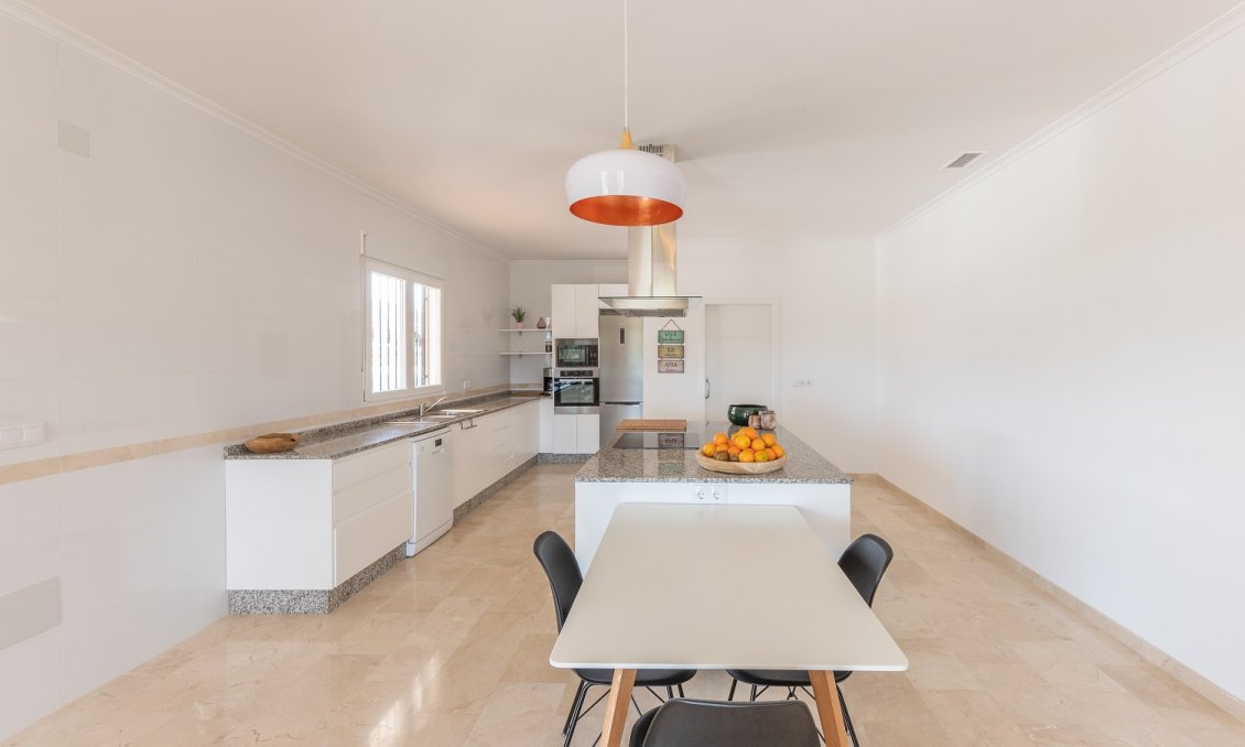 Resale - Villa -
La Romana - Inland