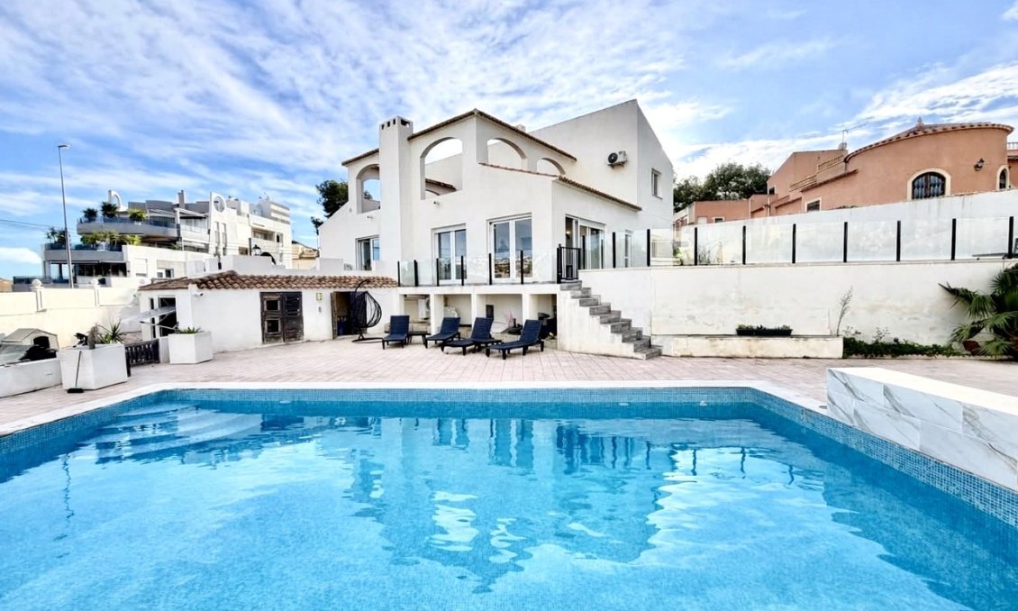 Segunda mano - Villa -
Villamartin - Costa Blanca