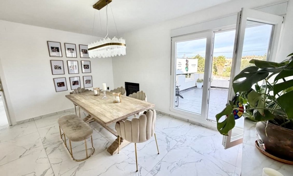 Segunda mano - Villa -
Villamartin - Costa Blanca