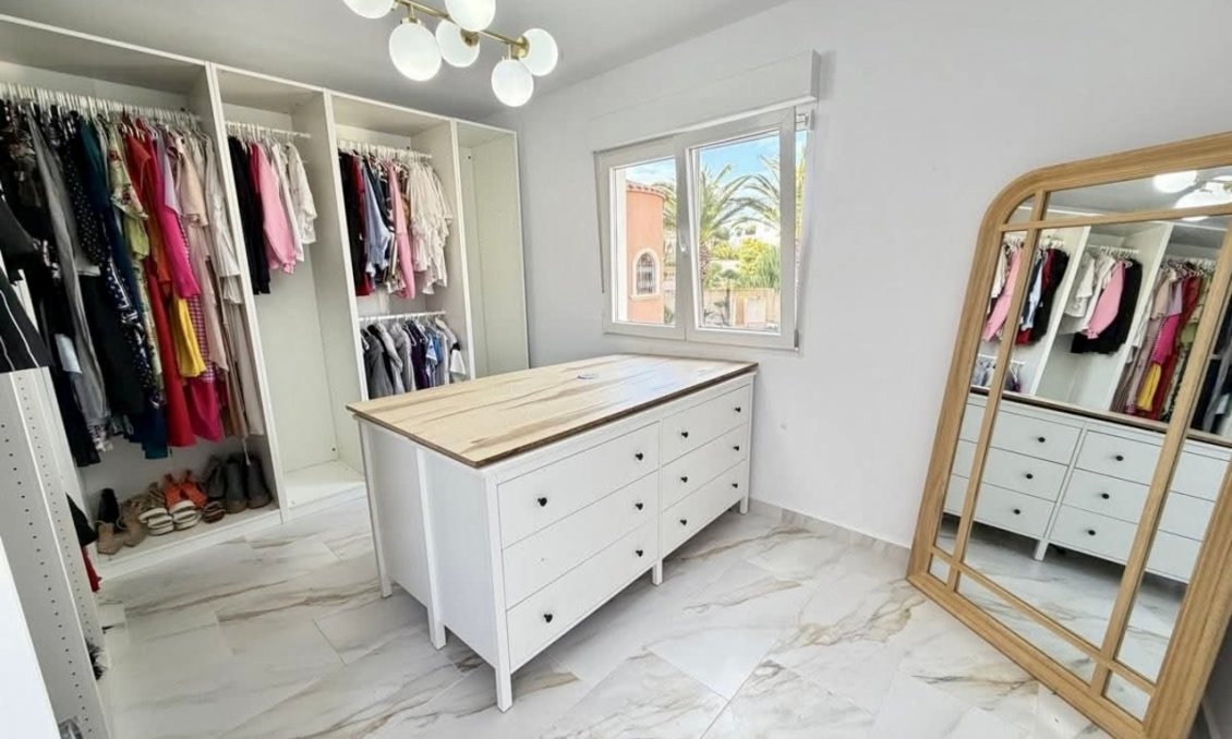Segunda mano - Villa -
Villamartin - Costa Blanca