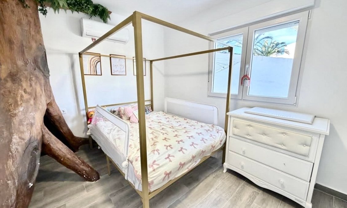 Segunda mano - Villa -
Villamartin - Costa Blanca