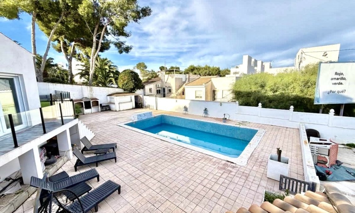 Segunda mano - Villa -
Villamartin - Costa Blanca