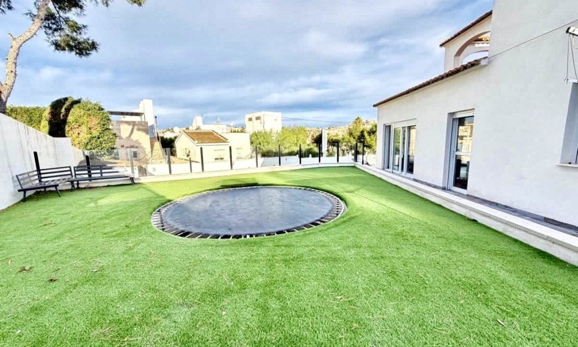 Segunda mano - Villa -
Villamartin - Costa Blanca