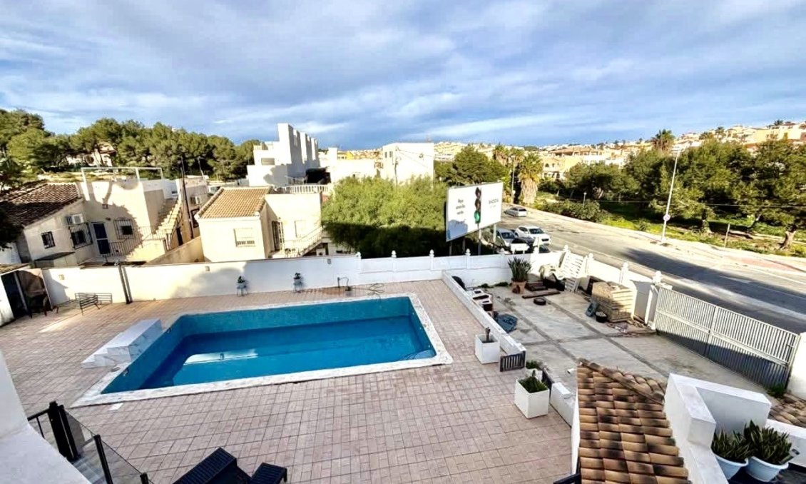 Segunda mano - Villa -
Villamartin - Costa Blanca