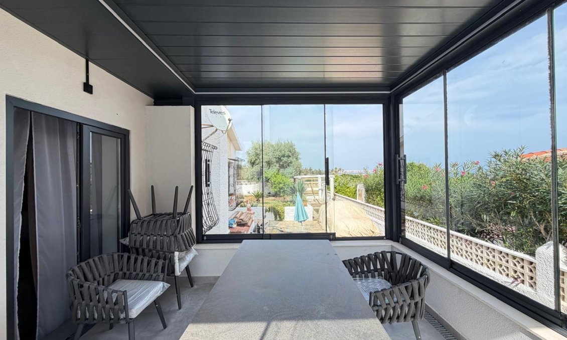 Segunda mano - Villa -
Torrevieja - Punta Prima