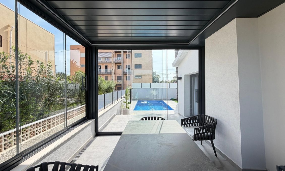Segunda mano - Villa -
Torrevieja - Punta Prima