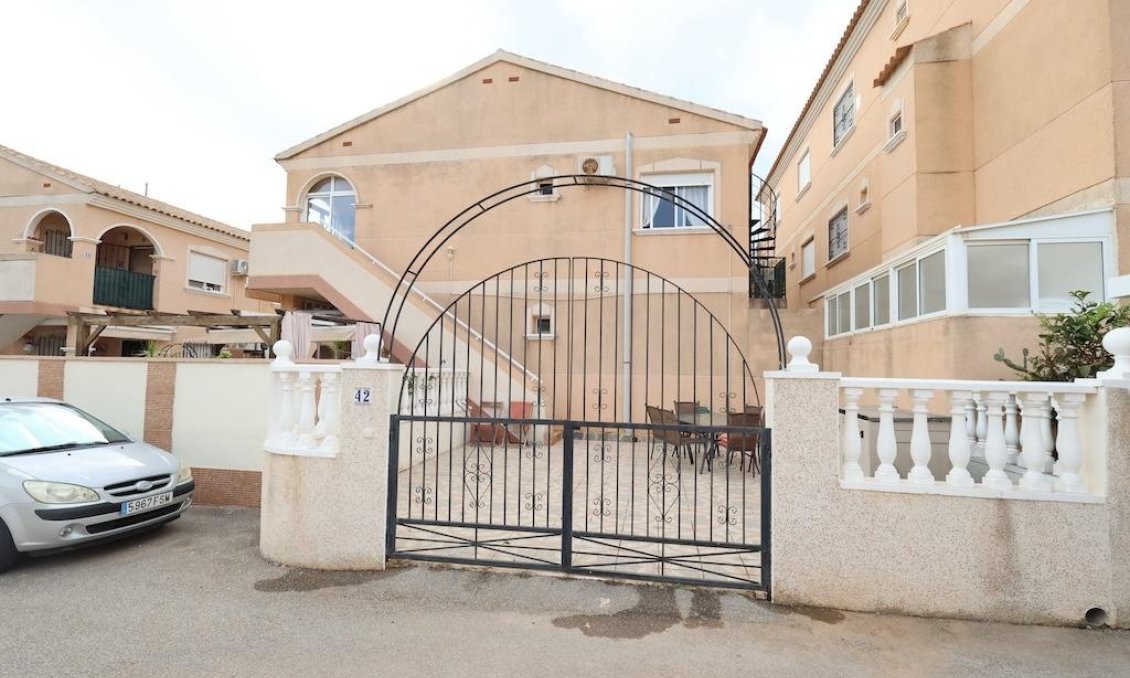 Segunda mano - Bungalow -
Orihuela Costa - Costa Blanca