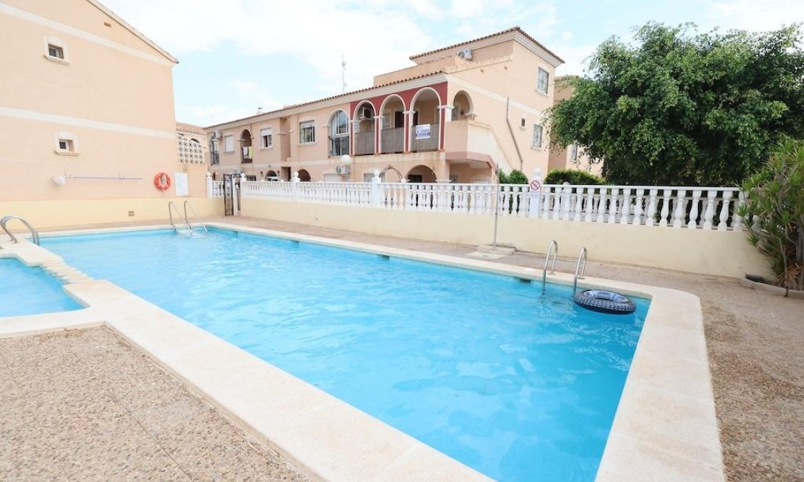 Segunda mano - Bungalow -
Orihuela Costa - Costa Blanca