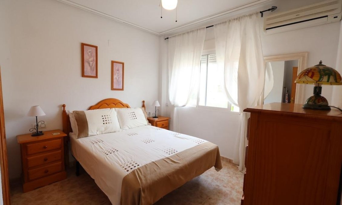 Segunda mano - Bungalow -
Orihuela Costa - Costa Blanca
