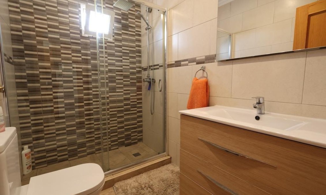 Segunda mano - Bungalow -
Orihuela Costa - Costa Blanca