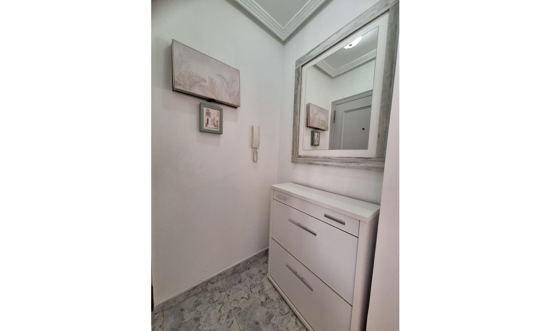 Segunda mano - Apartamento -
Torrevieja - Nueva Torrevieja