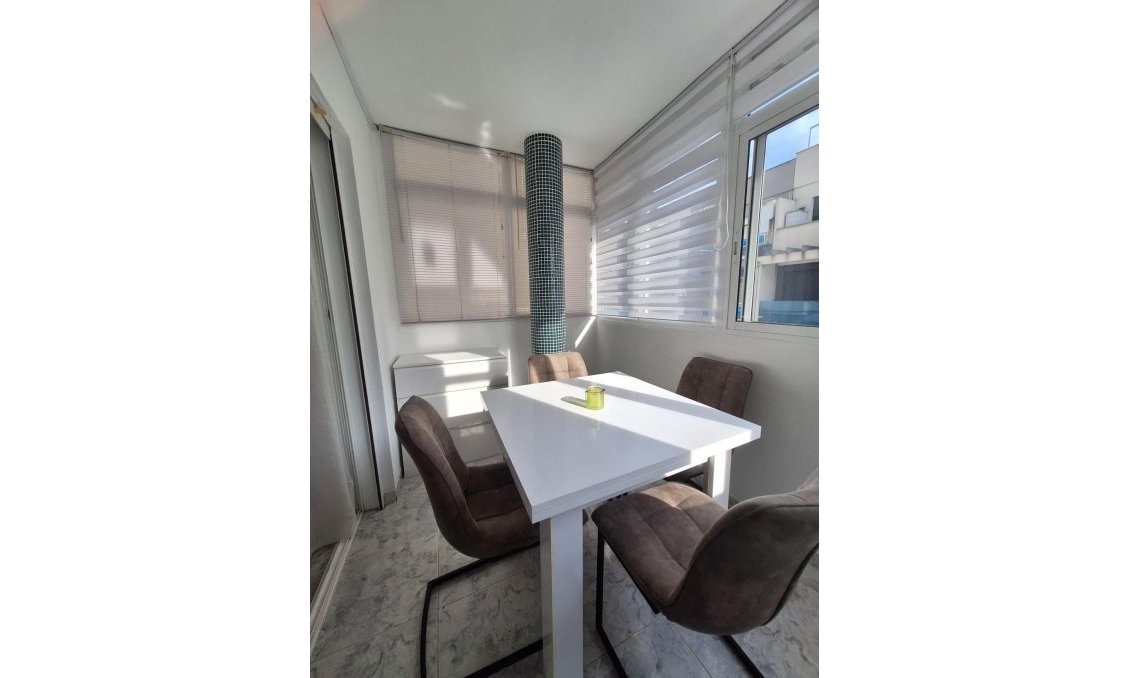 Segunda mano - Apartamento -
Torrevieja - Nueva Torrevieja