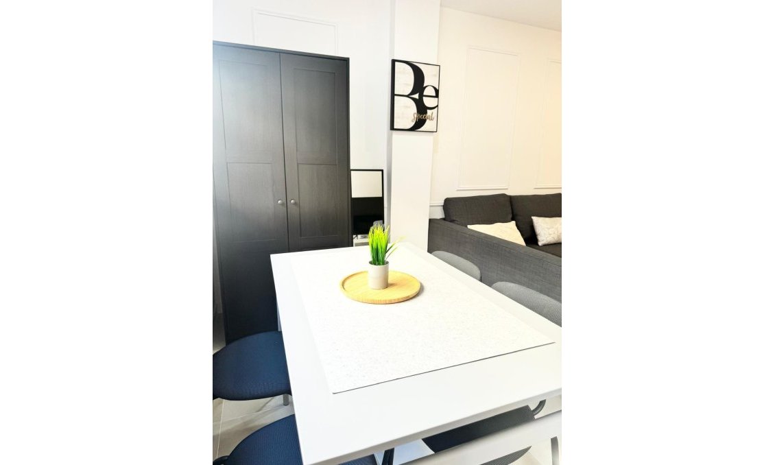 Revente - Appartement -
Torrevieja - Centro