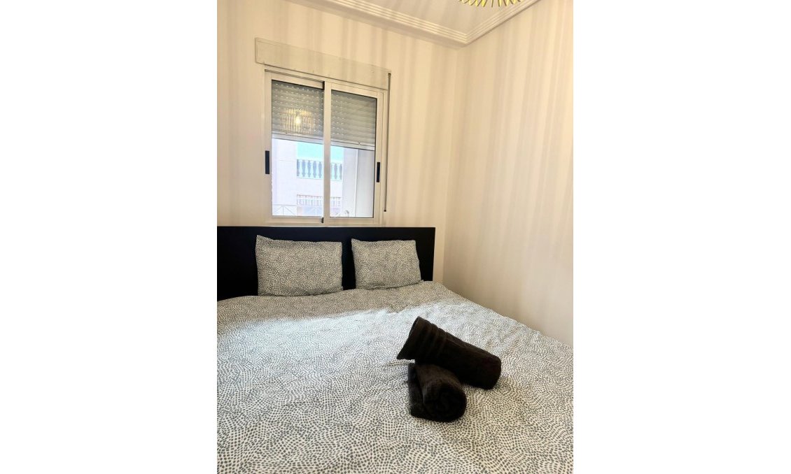 Revente - Appartement -
Torrevieja - Centro