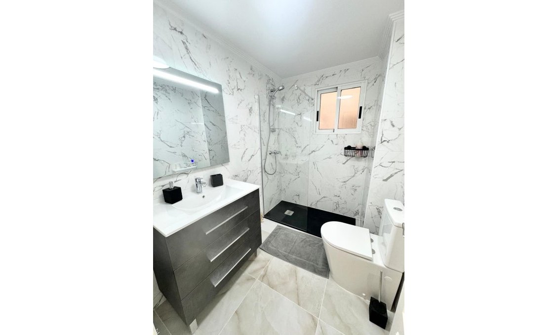 Revente - Appartement -
Torrevieja - Centro