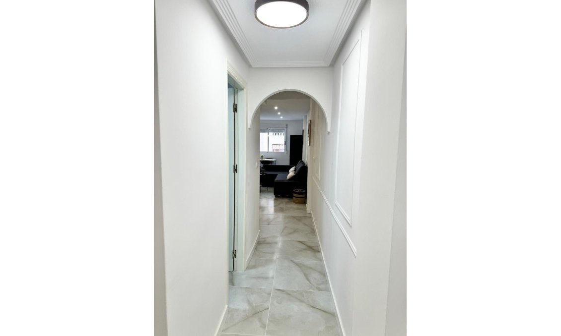 Revente - Appartement -
Torrevieja - Centro