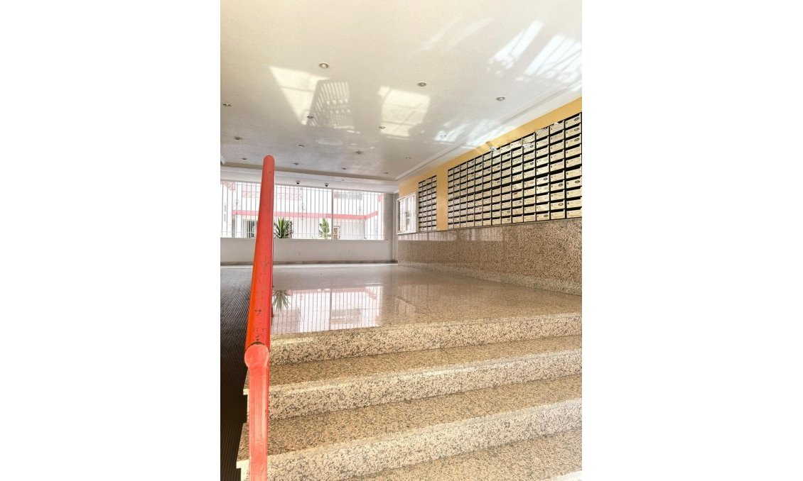Revente - Appartement -
Torrevieja - Centro