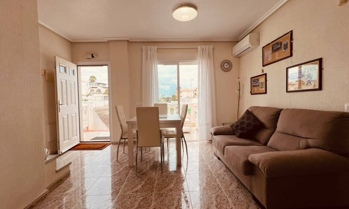 Revânzare - Apartament -
Villamartin - Costa Blanca