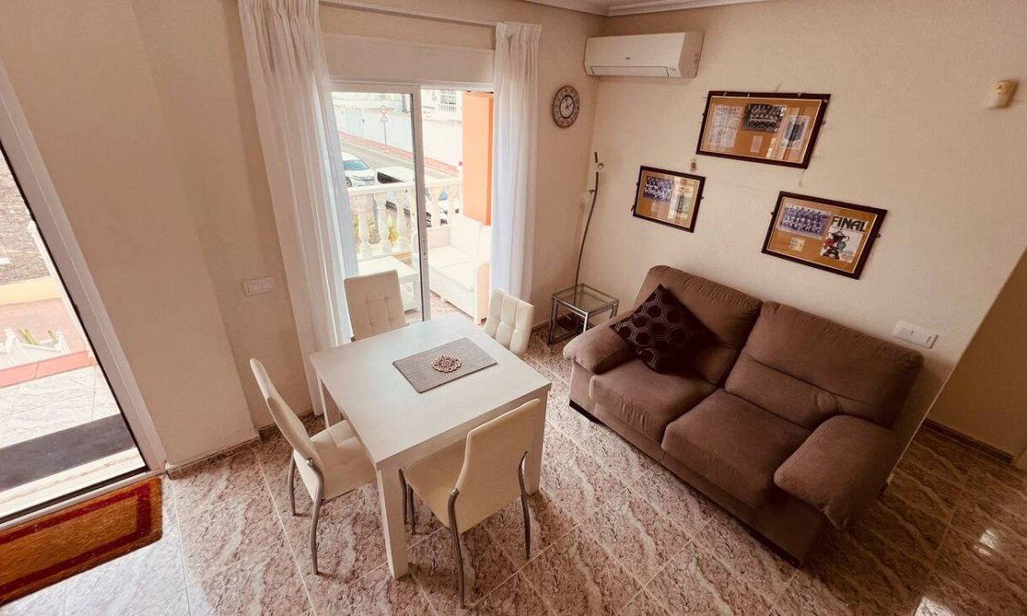 Revânzare - Apartament -
Villamartin - Costa Blanca
