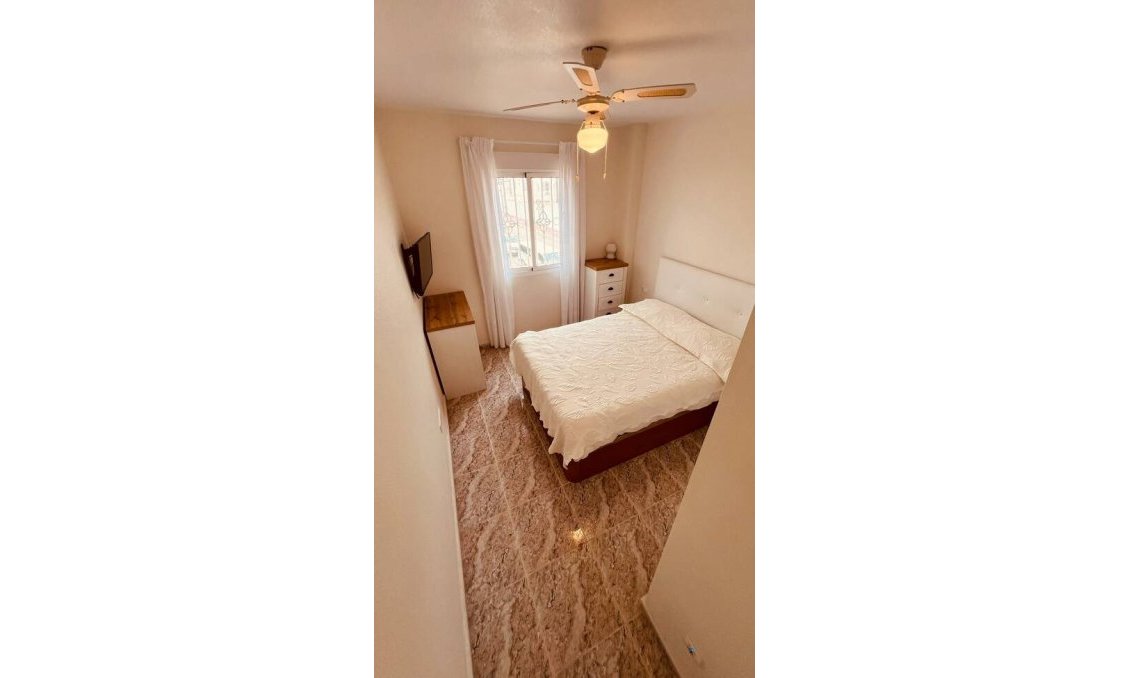 Revânzare - Apartament -
Villamartin - Costa Blanca