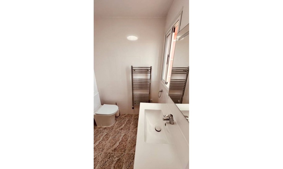Revânzare - Apartament -
Villamartin - Costa Blanca