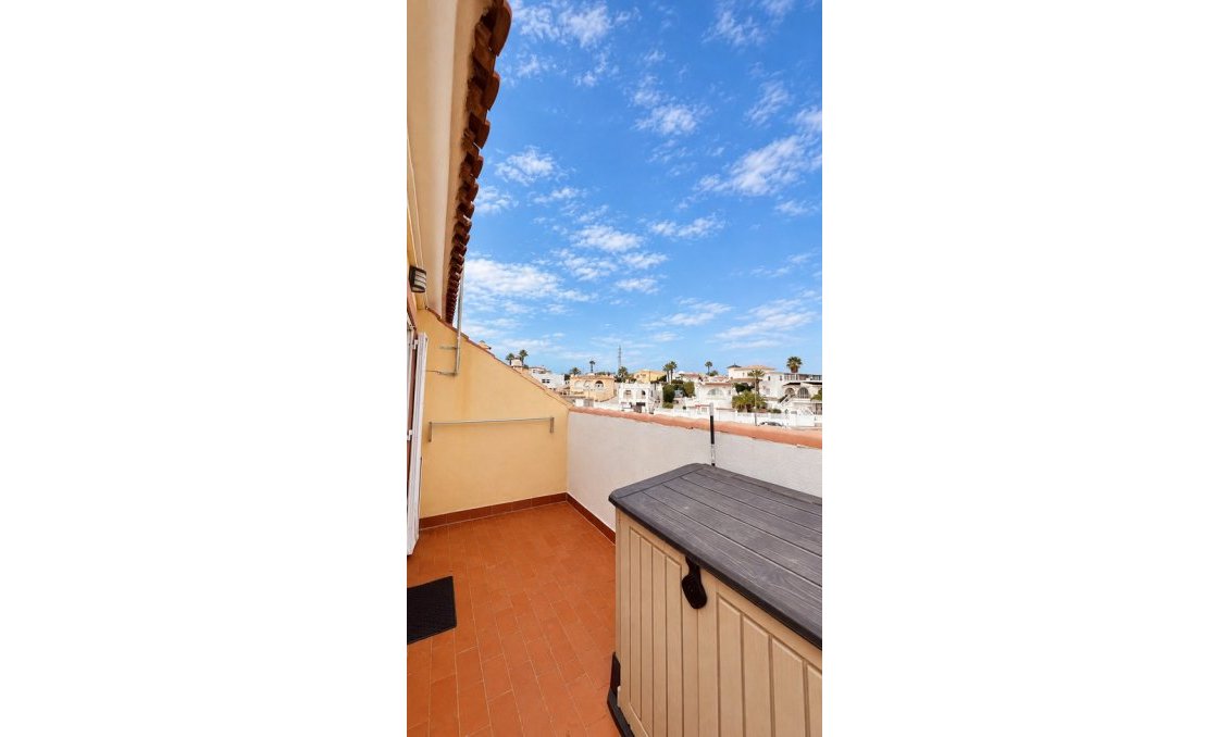 Revânzare - Apartament -
Villamartin - Costa Blanca