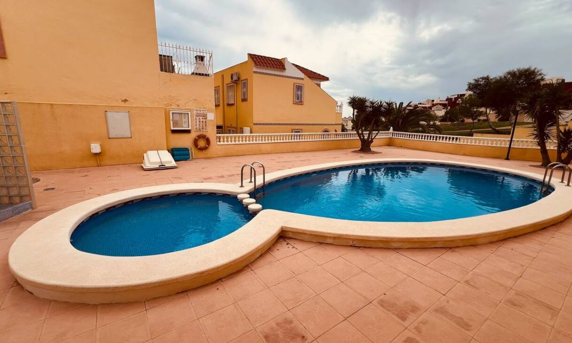 Revânzare - Apartament -
Villamartin - Costa Blanca