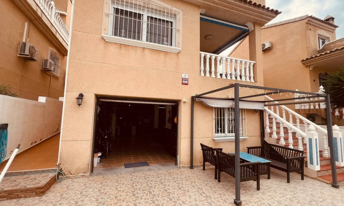 Revânzare - Vilă -
Villamartin - Costa Blanca