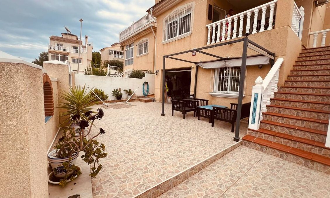 Revânzare - Vilă -
Villamartin - Costa Blanca