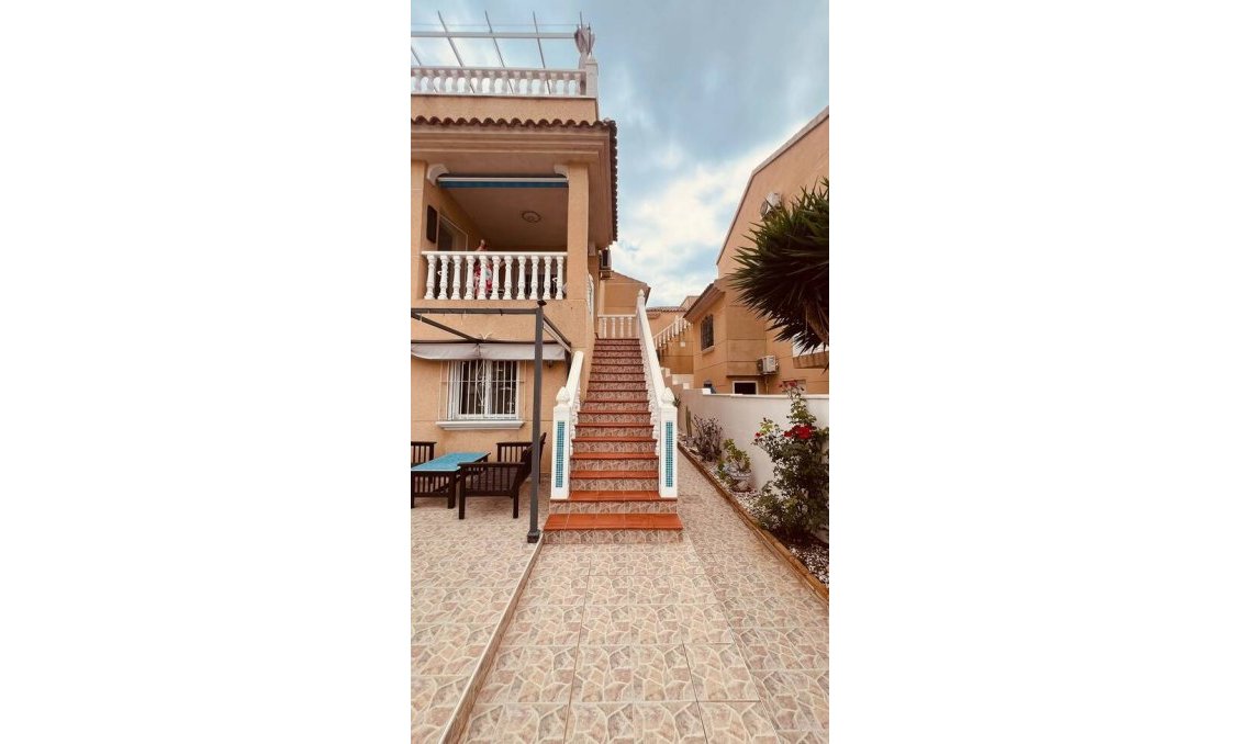 Revânzare - Vilă -
Villamartin - Costa Blanca