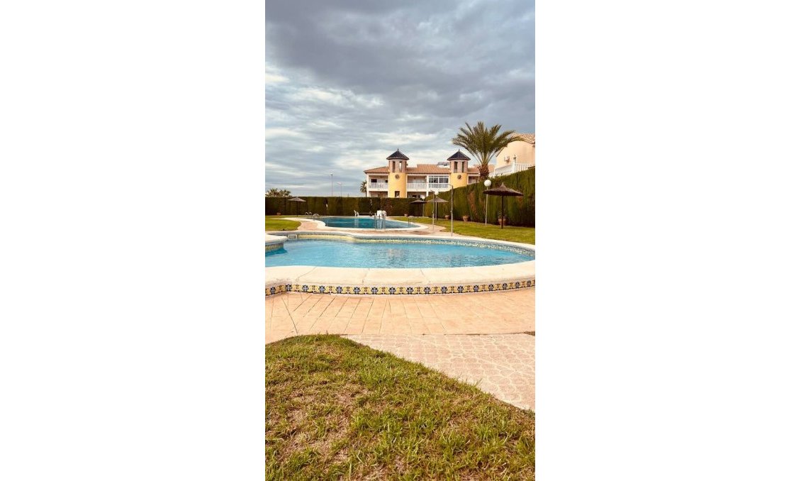 Revânzare - Vilă -
Villamartin - Costa Blanca