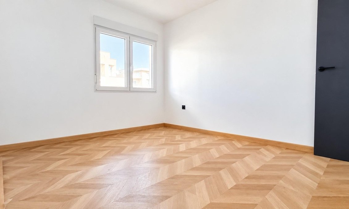 Revânzare - Apartament -
Torrevieja - Playa del Cura