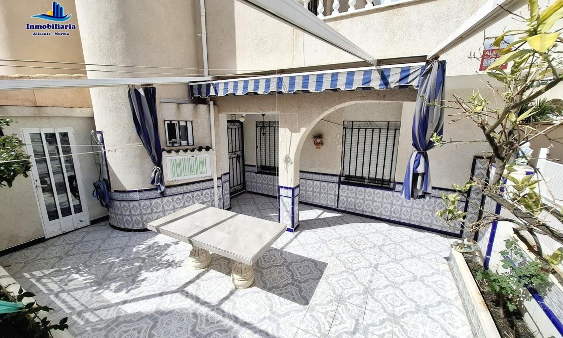 Wiederverkauf - Stadthaus -
Torrevieja - Carrefour