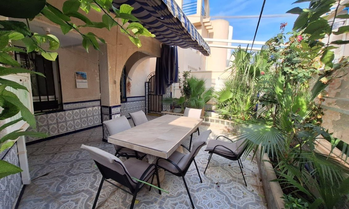 Wiederverkauf - Stadthaus -
Torrevieja - Carrefour