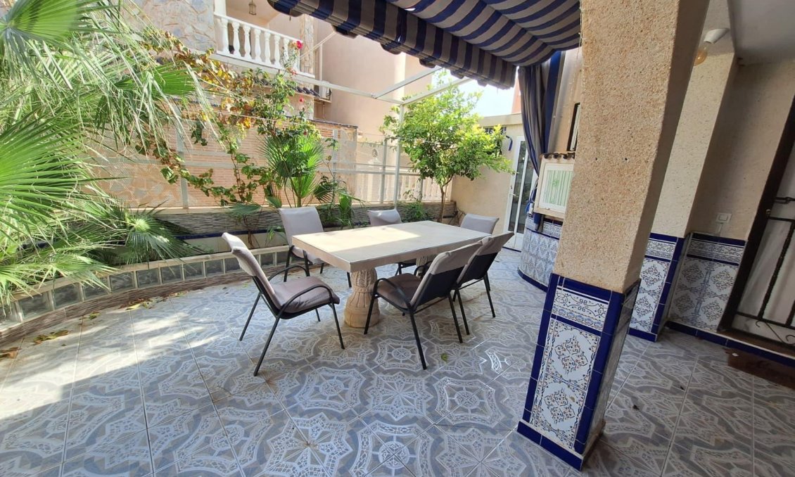 Wiederverkauf - Stadthaus -
Torrevieja - Carrefour