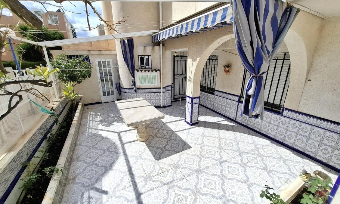Wiederverkauf - Stadthaus -
Torrevieja - Carrefour