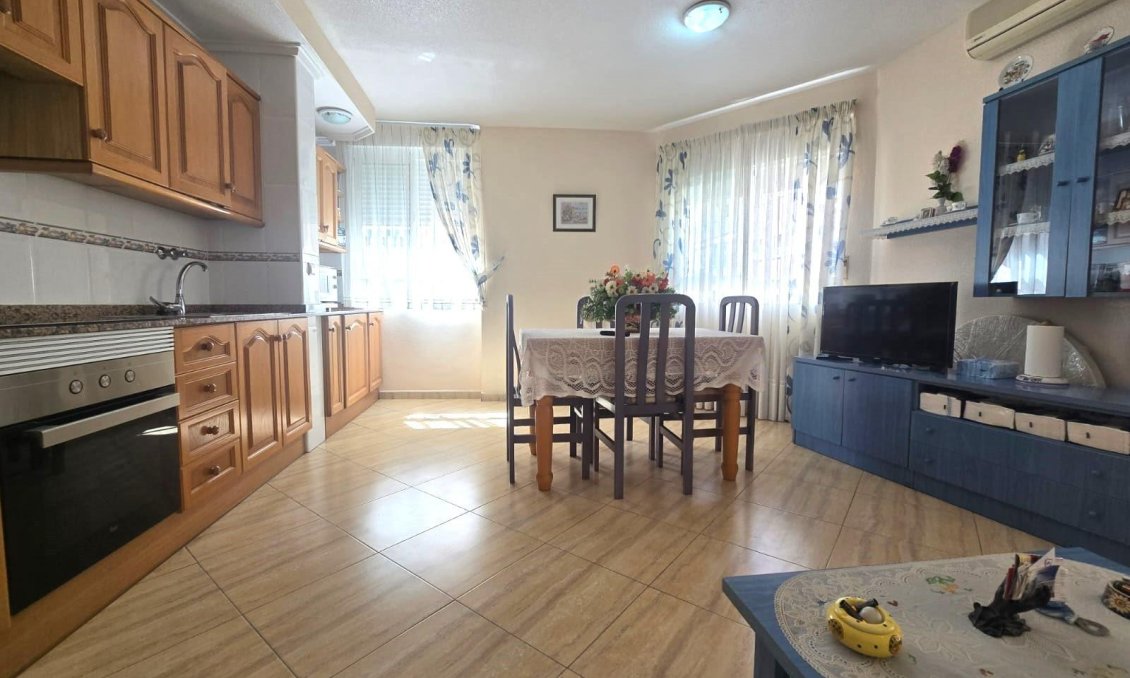 Wiederverkauf - Wohnung -
Torrevieja - Playa del Cura