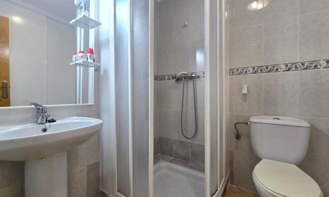Wiederverkauf - Wohnung -
Torrevieja - Playa del Cura
