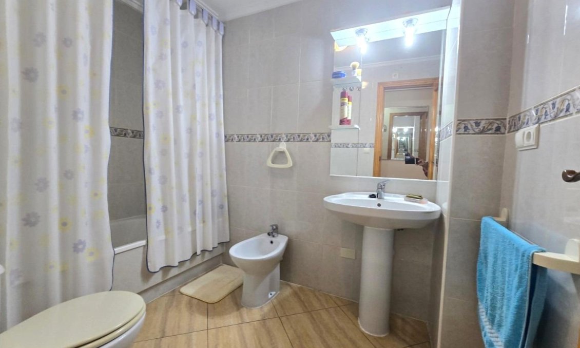 Wiederverkauf - Wohnung -
Torrevieja - Playa del Cura